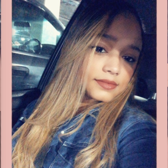 Meet your Posher, Jessica - Picture 2 of 2